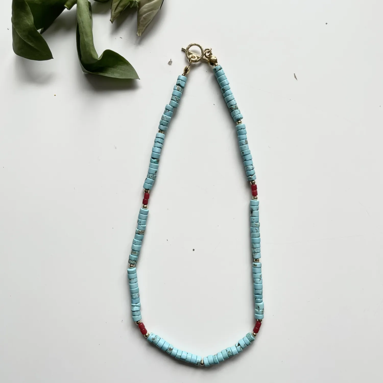 N.125 – Choker Pocahontas – magnezyt, koral